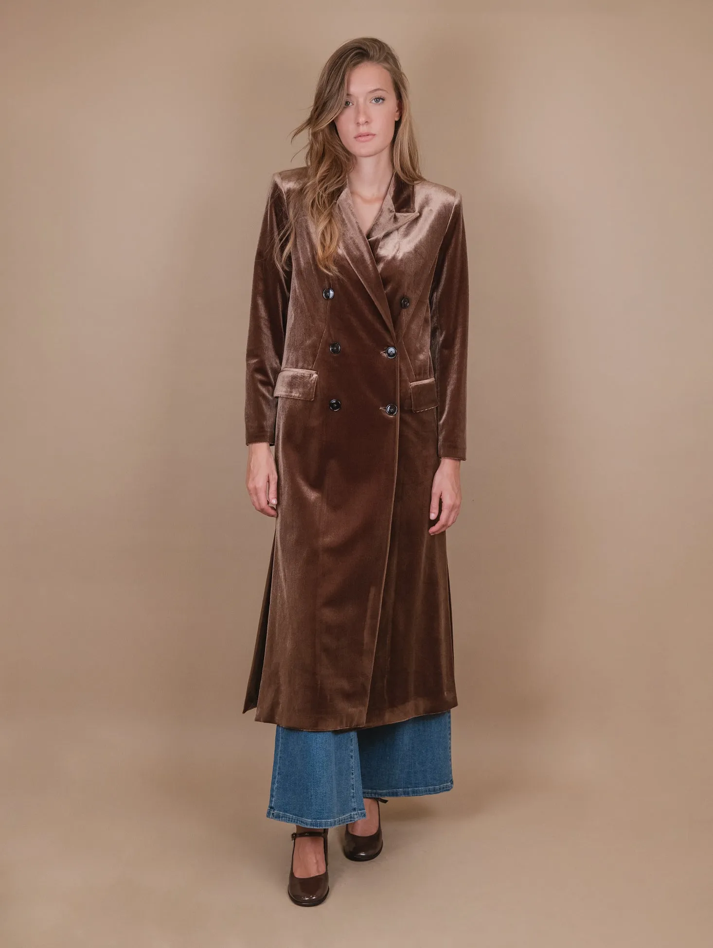 CAPPOTTO DOPPIOPETTO  CON SPACCO LATERALE IN VELLUTO NOCE