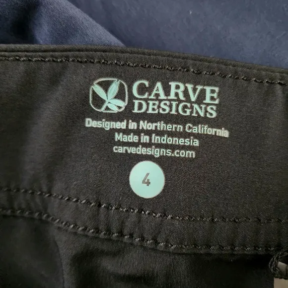 Carve Shorts Women's 4 LOT OF 2 Mid-rise 6&quot; Inseam Black Blue Outdoor Beach