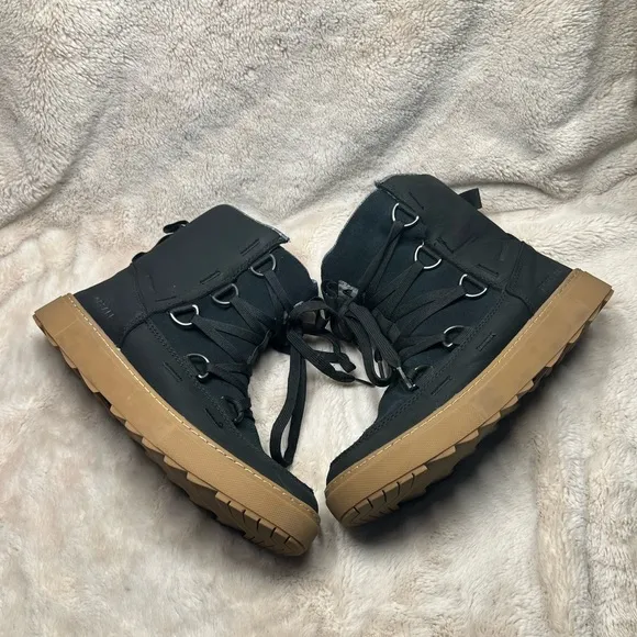 Forsake Women  Waterproof Outdoor Boot Size 7.5 Black Hiking