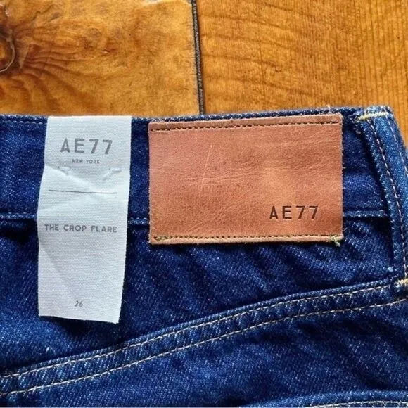 NEW American Eagle AE77 Crop Flare 6 Month Wear Dark Wash Mid Rise Jeans Size 26
