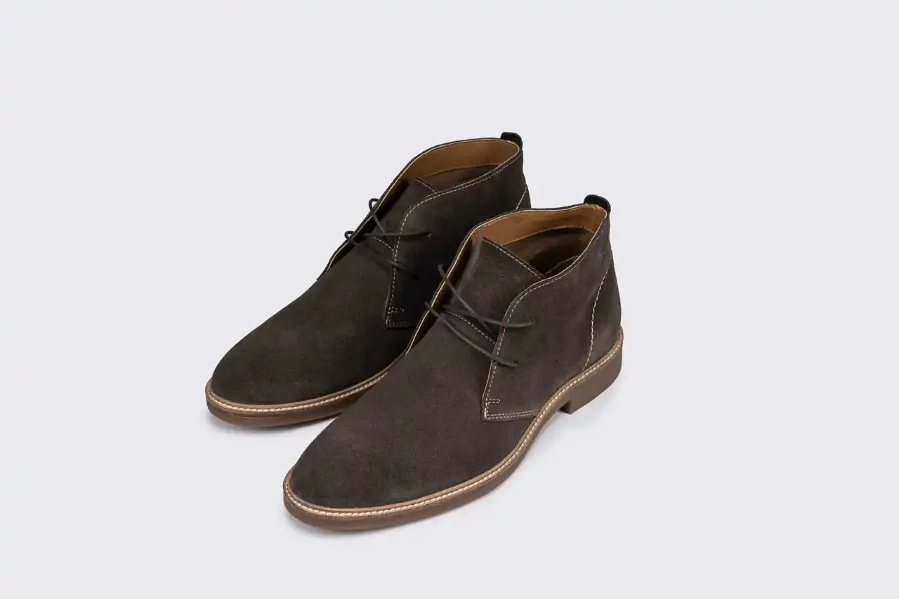 Sloane Mens Shoes Byron Suede Chukka Boots Taupe