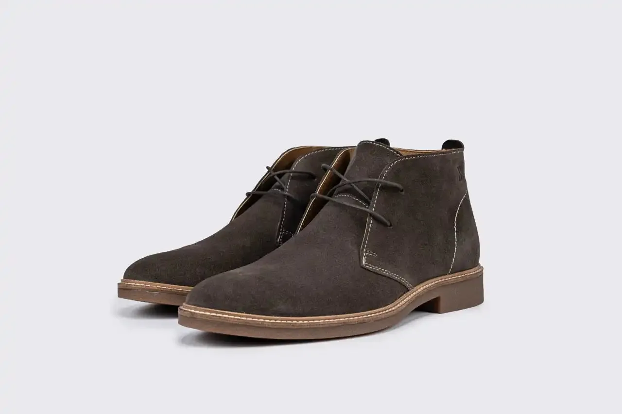 Sloane Mens Shoes Byron Suede Chukka Boots Taupe