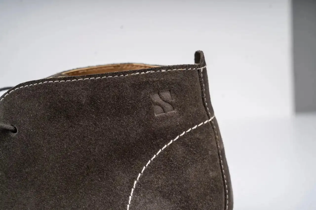 Sloane Mens Shoes Byron Suede Chukka Boots Taupe