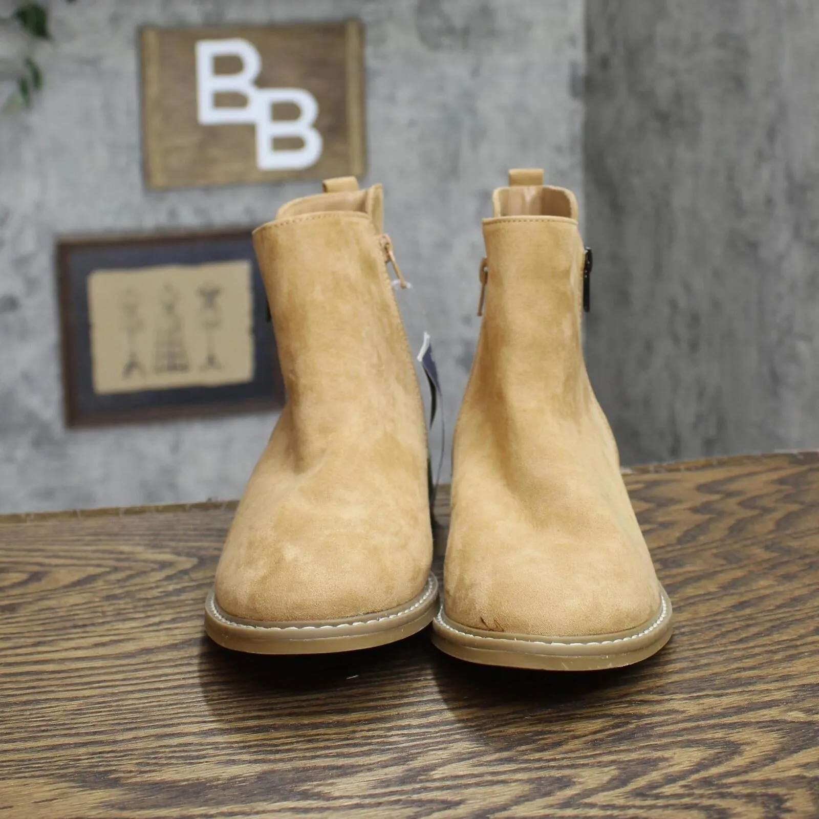 Universal Thread Women's Brenna Boots with Memory Foam Insole Tan Brown 8M