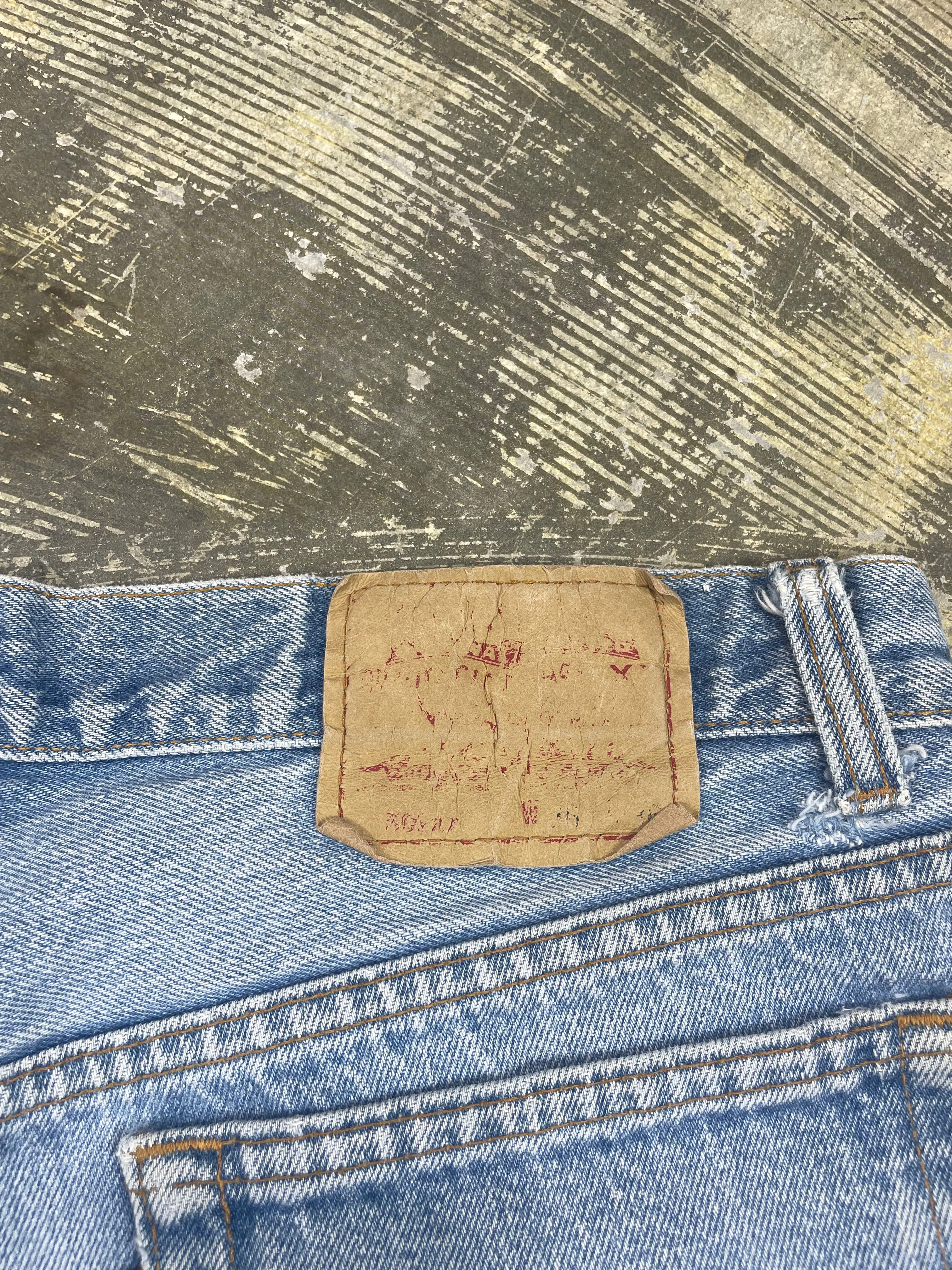 Vintage Levi 501 USA Premium Wash & Paint Denim Jeans (JYJ-0322)